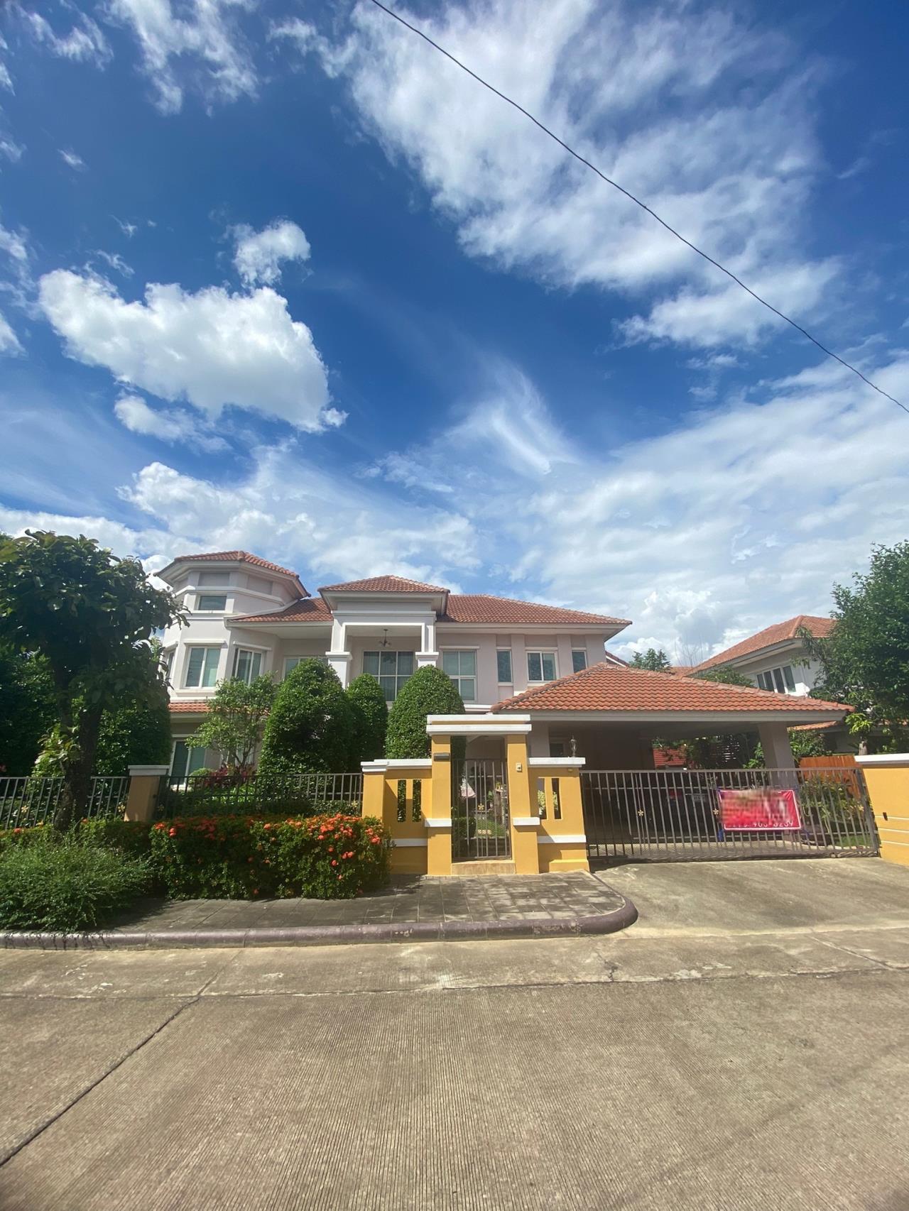 Luxury house for sale in Hang Dong zone.