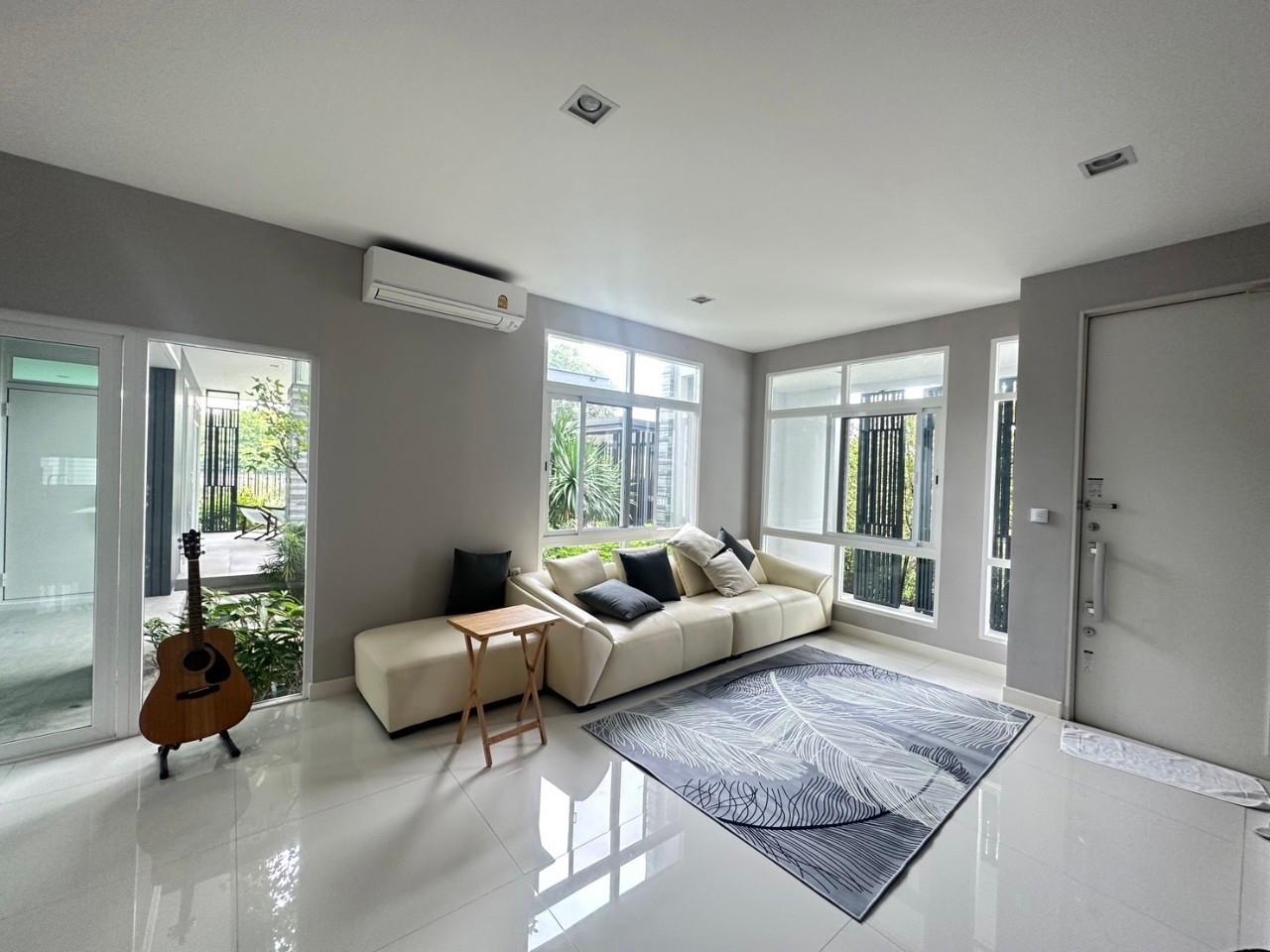 House for rent in the city near Chiang Mai Airport.