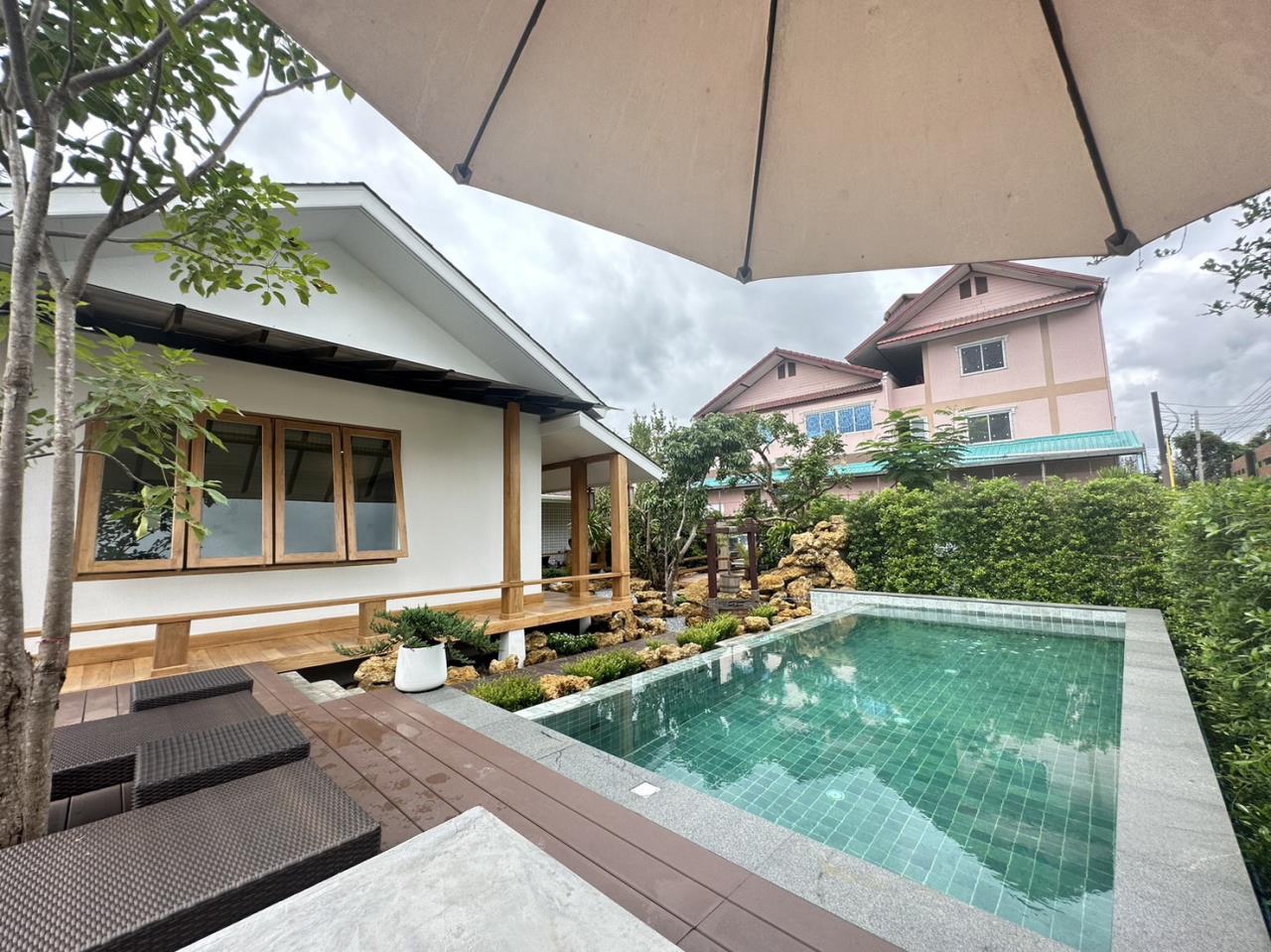 Pool Villa, minimalist style in the city Near Montfort College Secondary Division