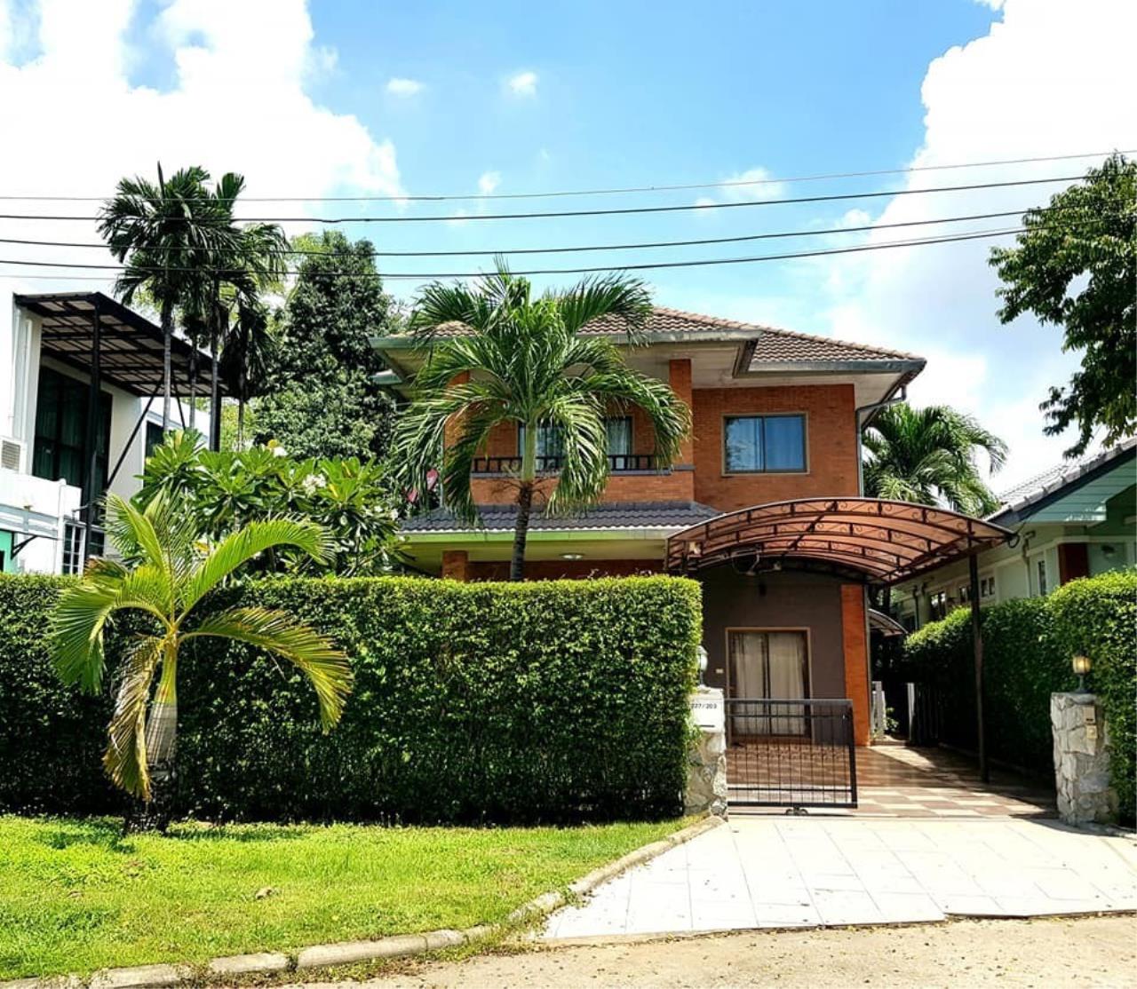 House in the Baan Wang Tan project near the airport.