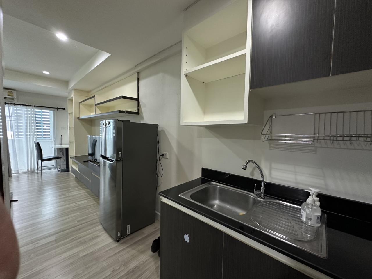 For rent, Seven Stars Condo, Chet Yot, near Chiang Mai University.