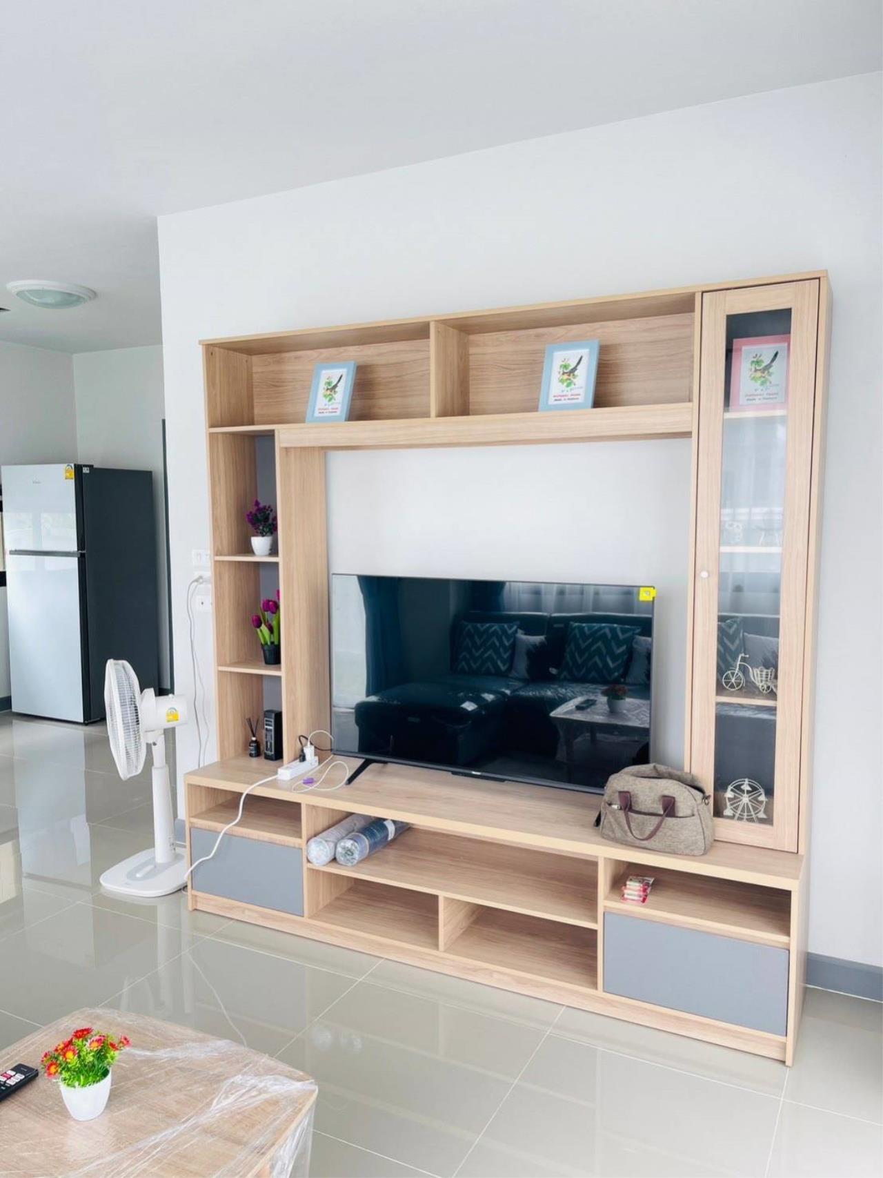 New house for rent, new furniture throughout. San Kamphaeng Housing Authority