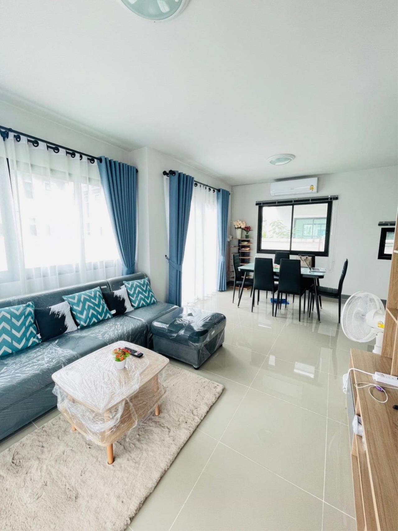 New house for rent, new furniture throughout. San Kamphaeng Housing Authority