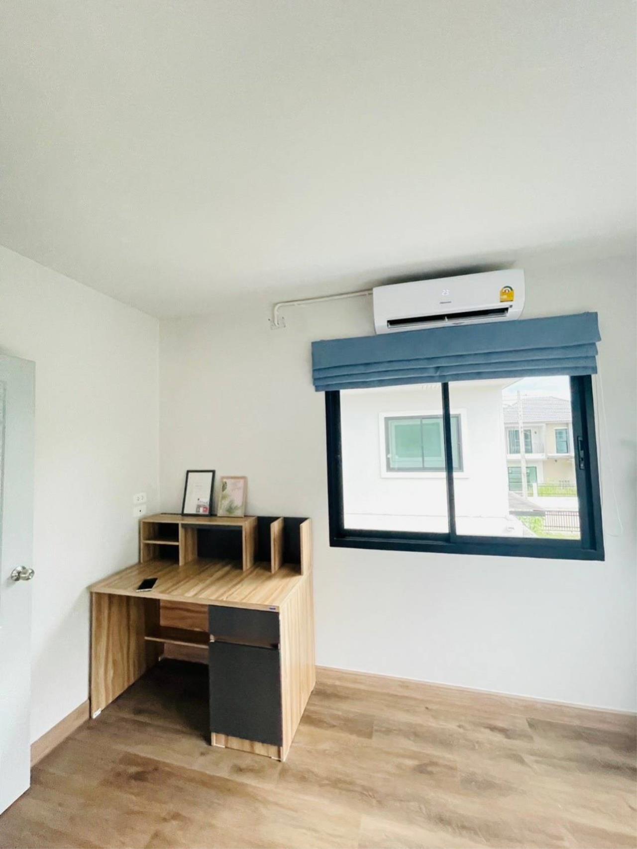 New house for rent, new furniture throughout. San Kamphaeng Housing Authority