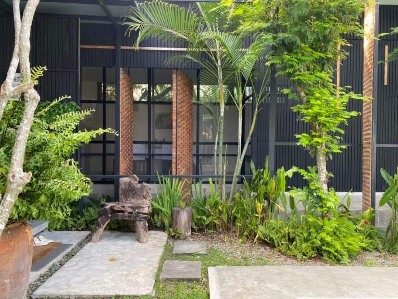 Baan Phlu Villa for rent, Hang Dong zone, near Kad Farang Village.