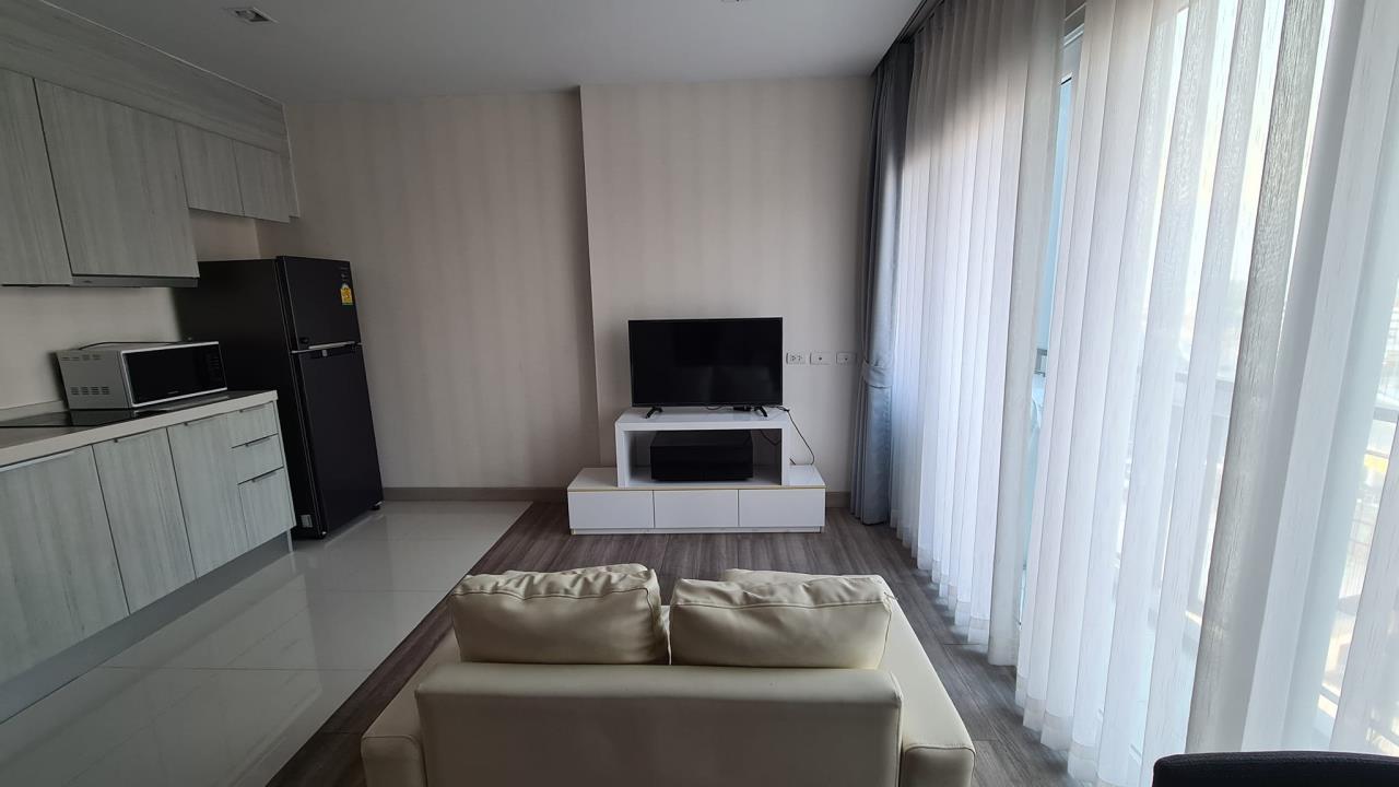 For sale: The Prio Condo, 10th floor, corner room, Doi Suthep view.