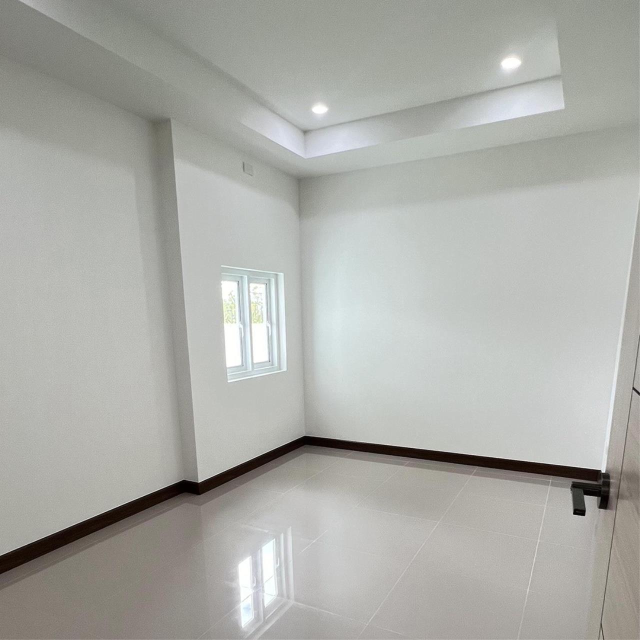 Modern style house for sale, Doi Saket zone.