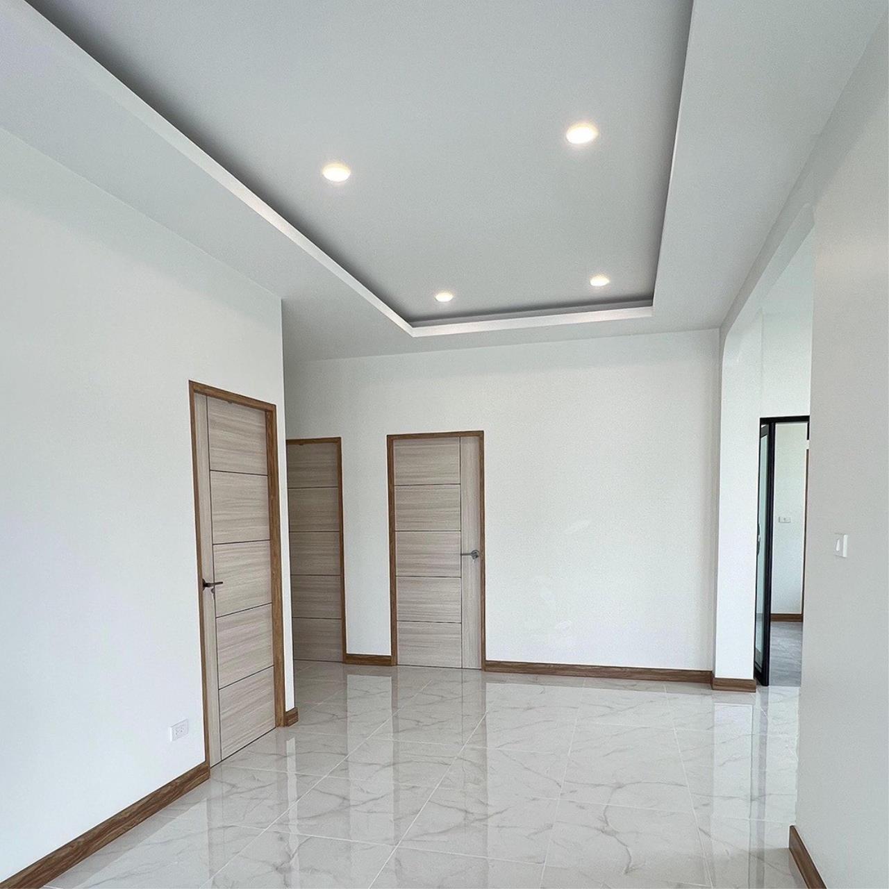 Modern style house for sale, Doi Saket zone.