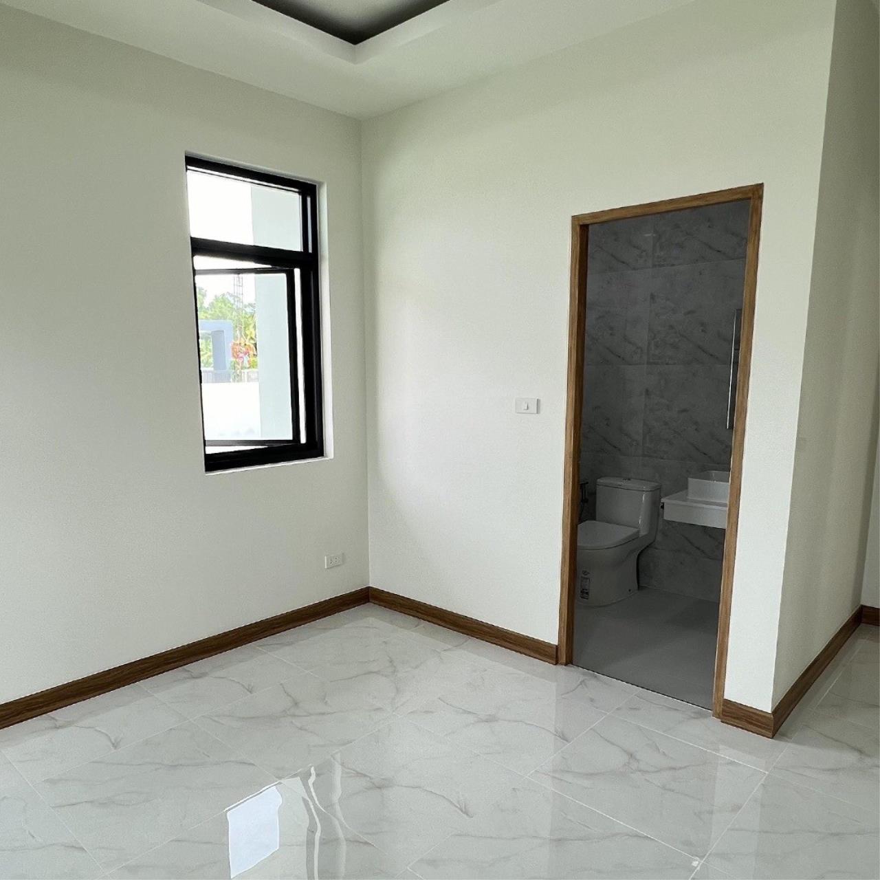 Modern style house for sale, Doi Saket zone.