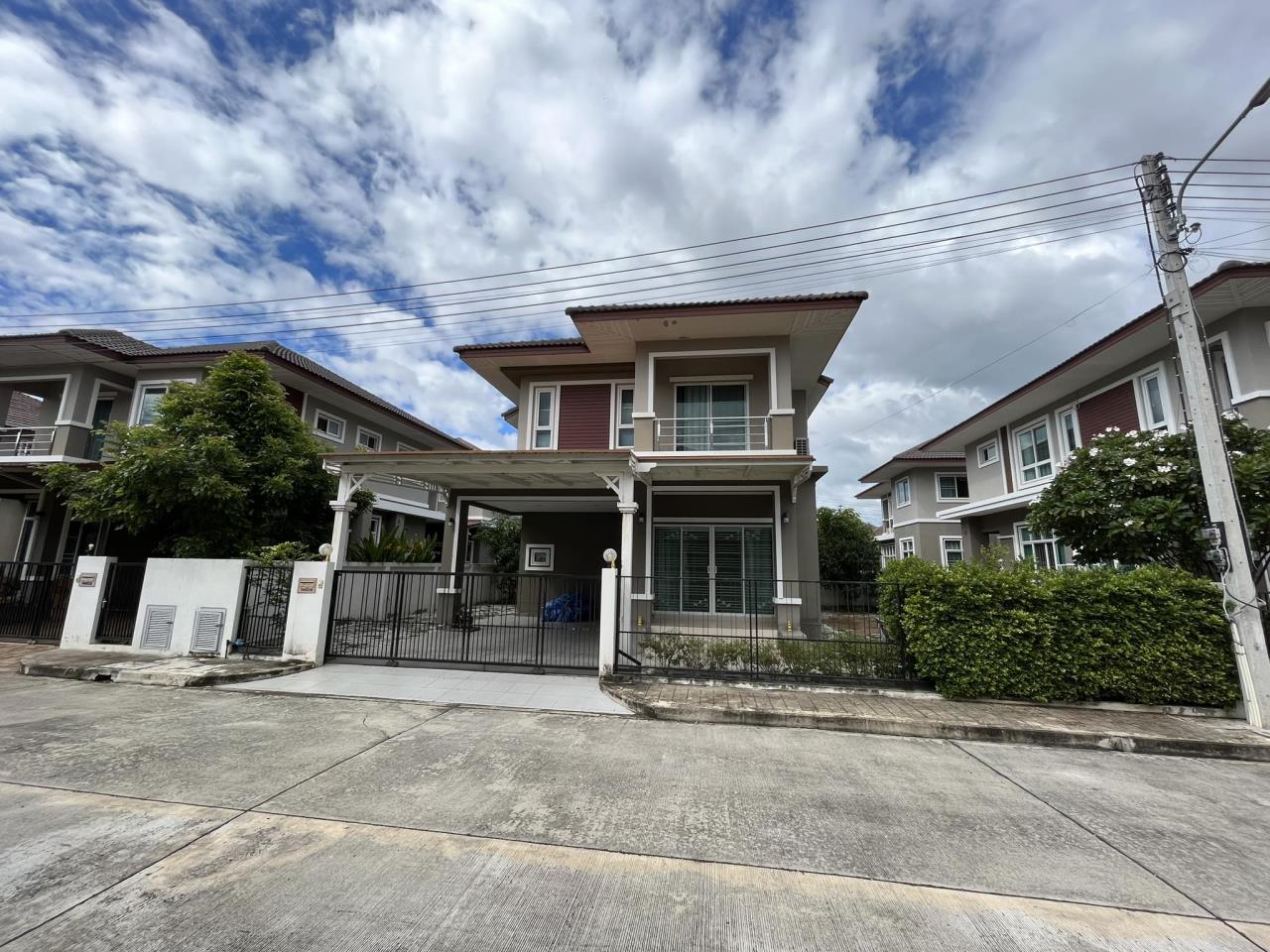 House for sale in the project, San Kamphaeng zone.