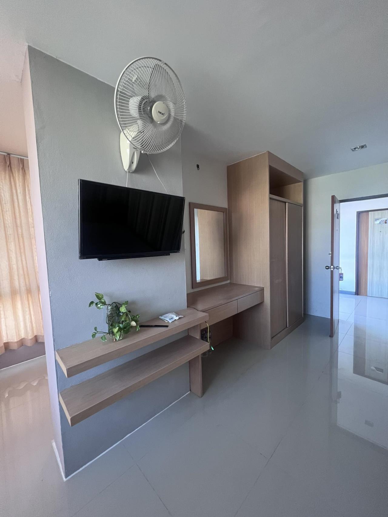 For sale with tenant The Hub Condo. Near Maejo University, 3rd floor