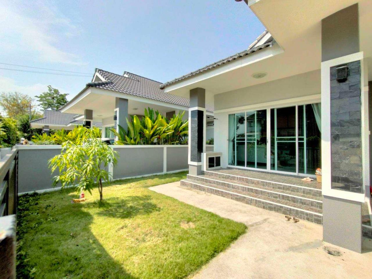 Single-storey detached house for sale with tenants, Hang Dong zone.