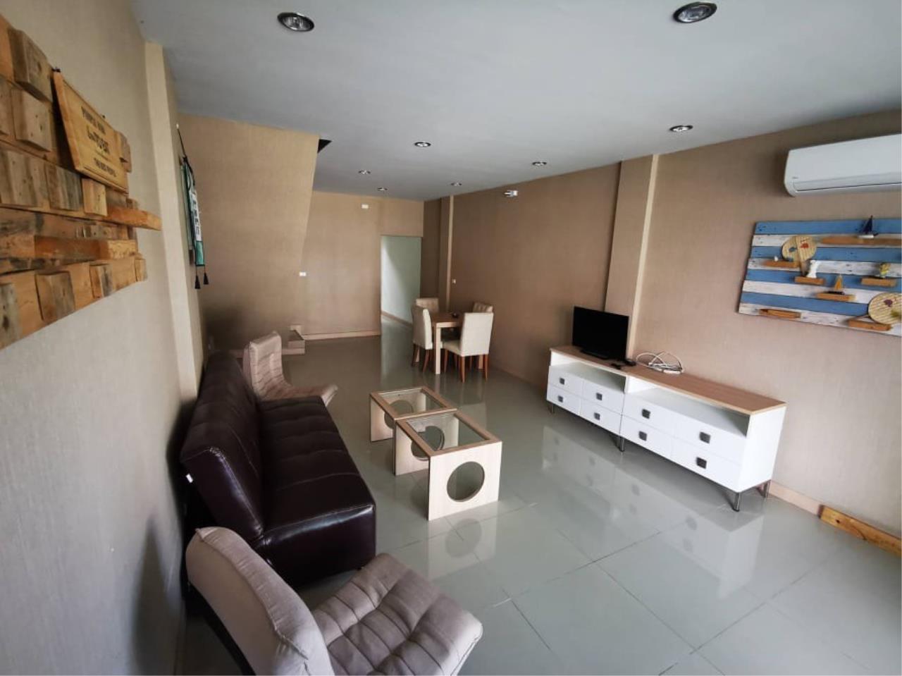 For sale/rent townhome in the city Near Wualai Walking Street