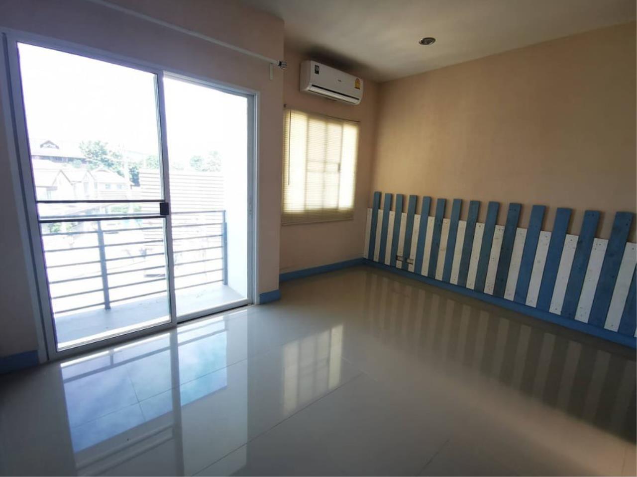 For sale/rent townhome in the city Near Wualai Walking Street