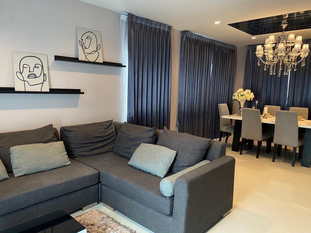House for rent in The Plant Estique Pattanakarn 38 project.