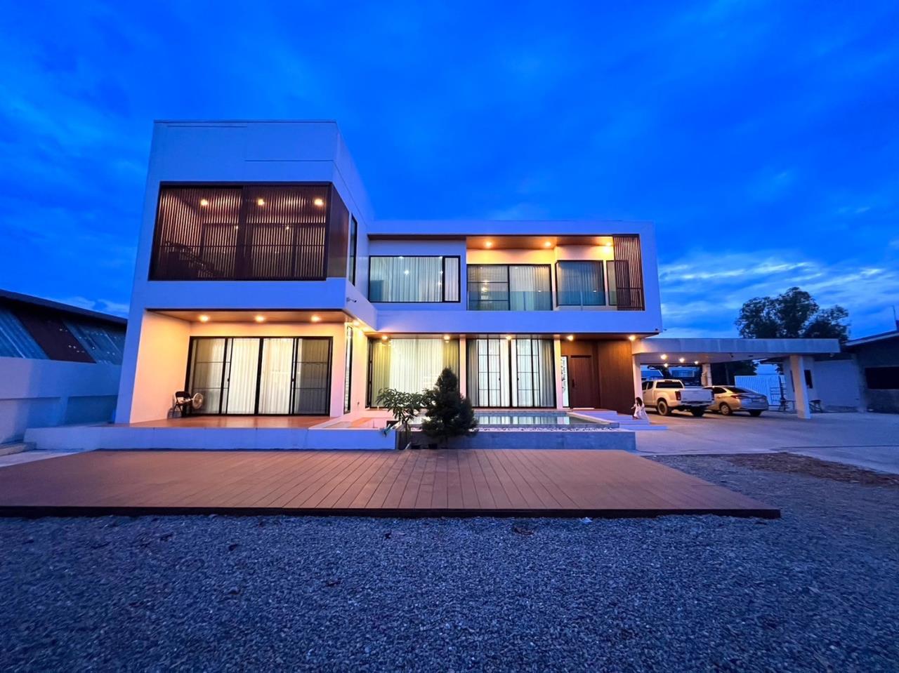 Modern style luxury house for sale, Hang Dong zone.