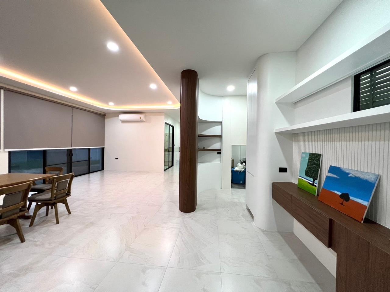 Modern style luxury house for sale, Hang Dong zone.