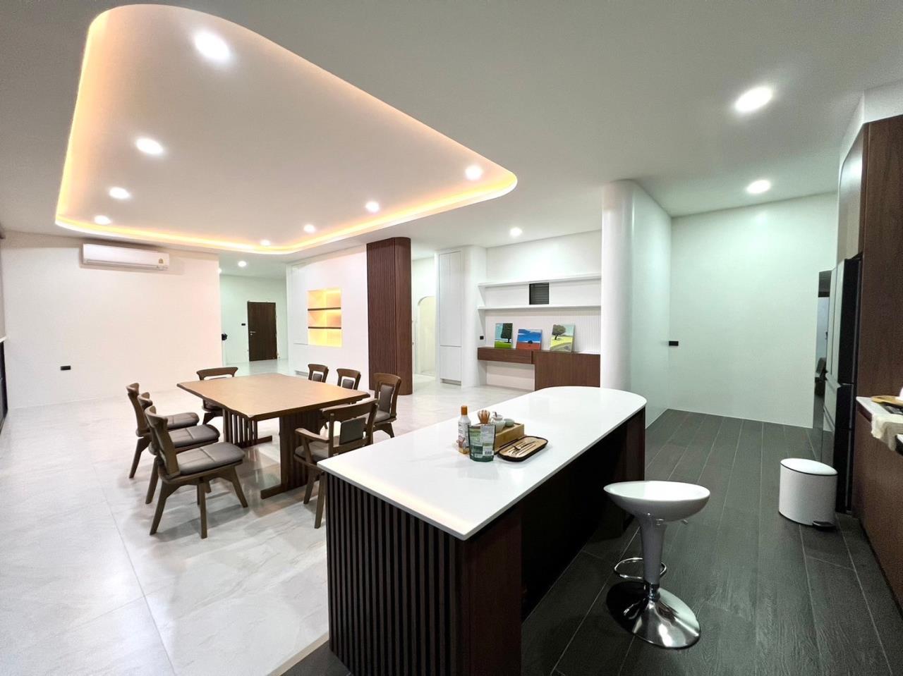 Modern style luxury house for sale, Hang Dong zone.