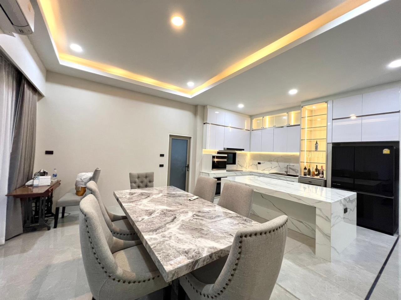 Modern style luxury house for sale, Hang Dong zone.