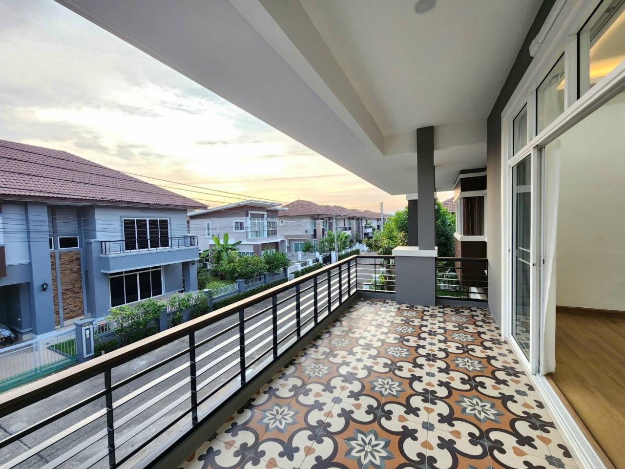 House for sale/rent in San Kamphaeng zone near Unity Concord International School.