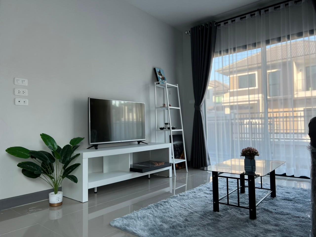 House for rent in San Kamphaeng zone, near Unity Concord International School.
