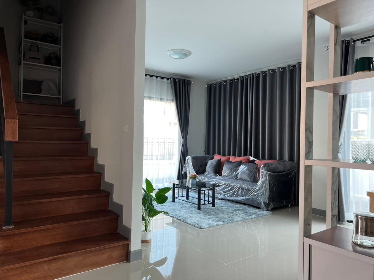 House for rent in San Kamphaeng zone, near Unity Concord International School.