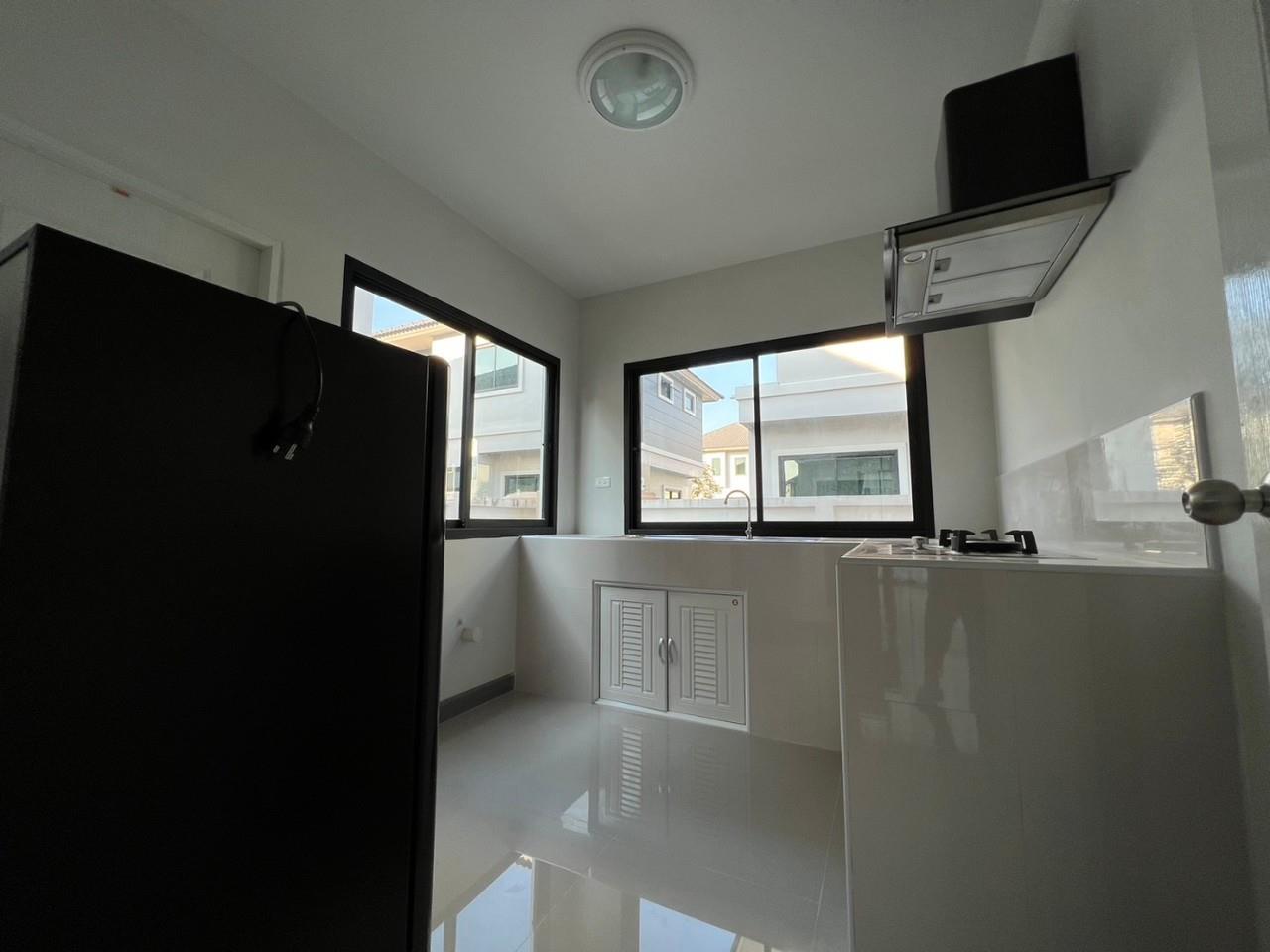 House for rent in San Kamphaeng zone, near Unity Concord International School.