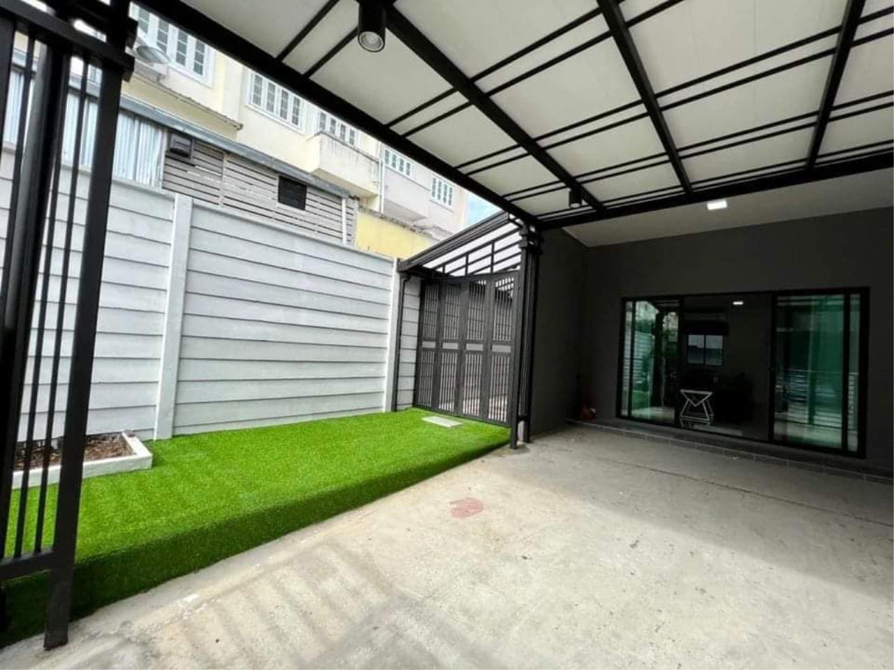 Townhome for rent, THE CONNECT UP3 LADPRAO 126 project.