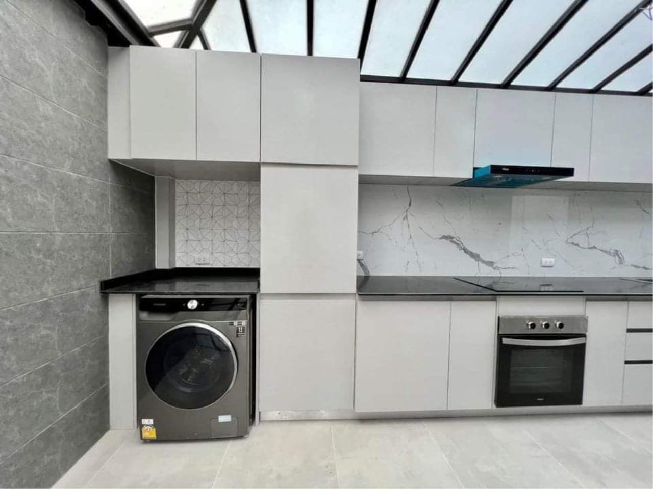 Townhome for rent, THE CONNECT UP3 LADPRAO 126 project.