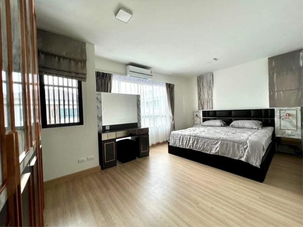 Townhome for rent, THE CONNECT UP3 LADPRAO 126 project.