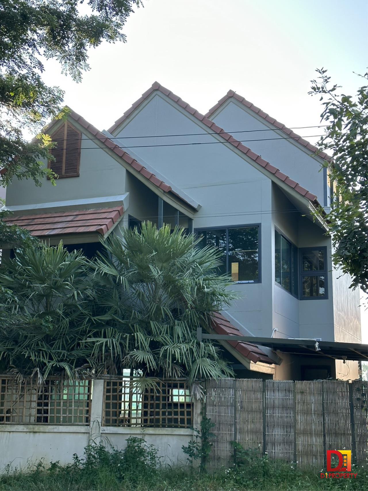 2 houses for sale next to each other, San Kamphaeng