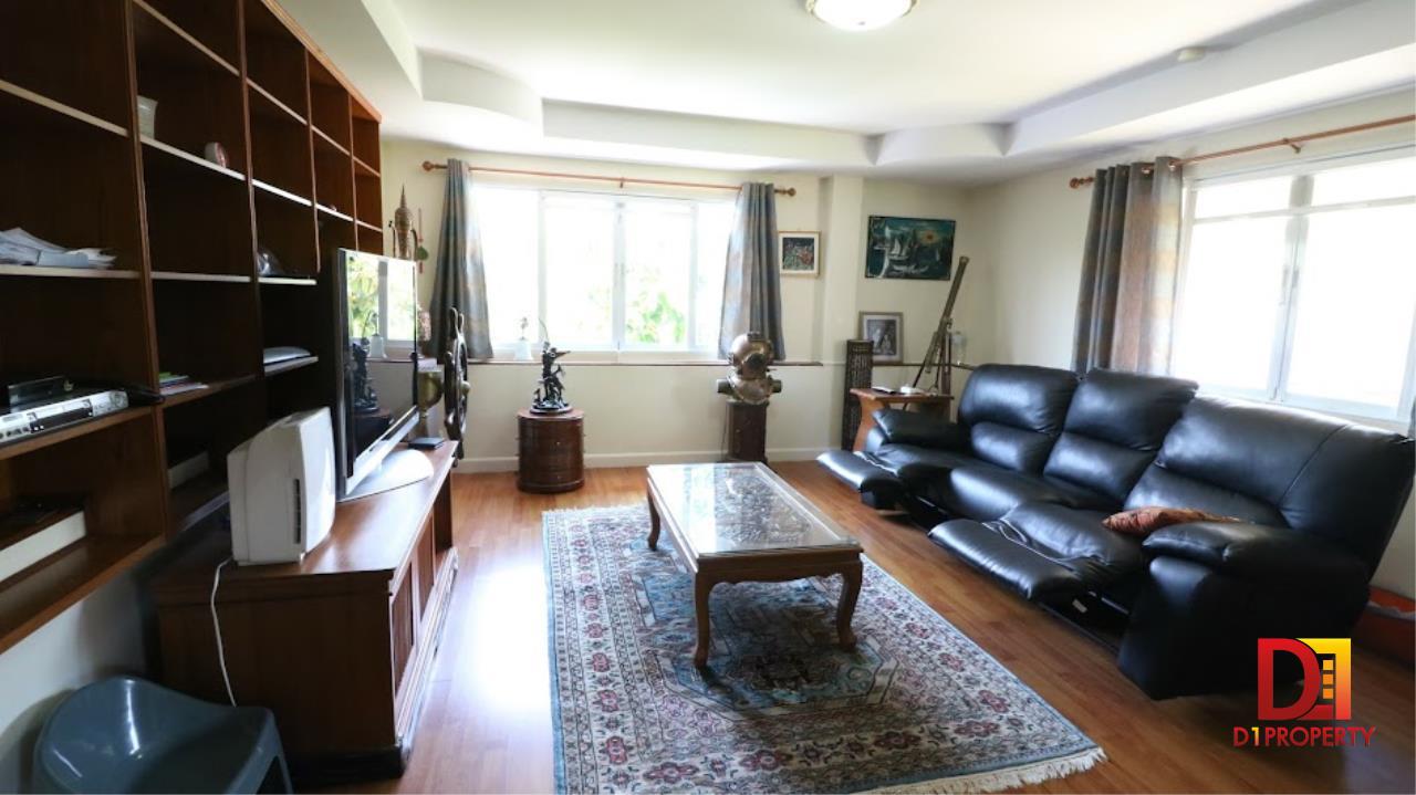 Two-storey detached house for sale in Hang Dong