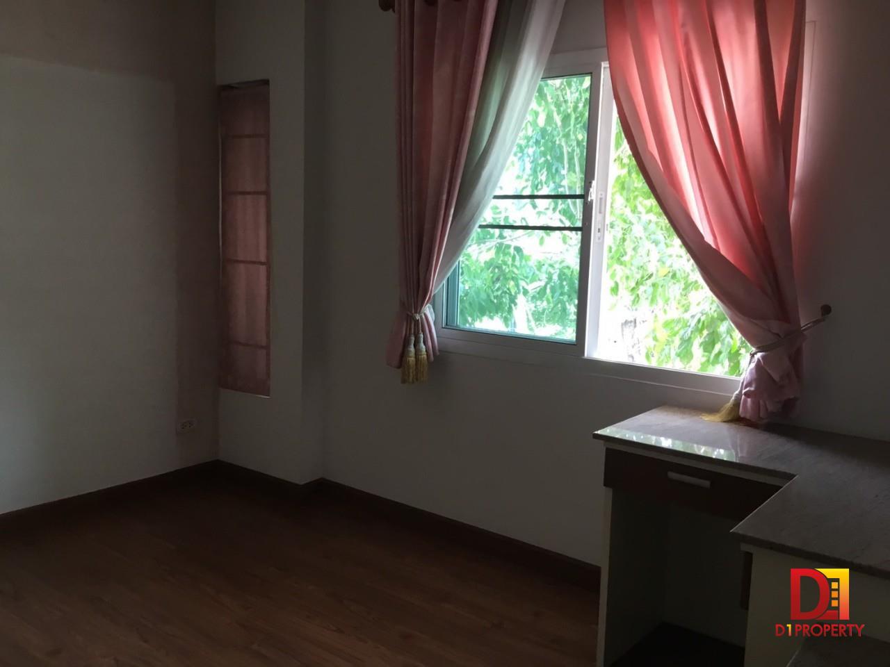 House for rent in San Sai zone in San Sai Siri 2 project. near Central Festival