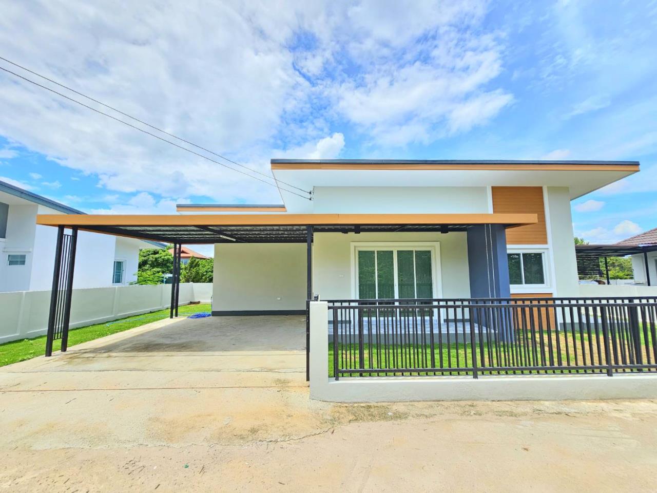 House for sale in Saraphi area