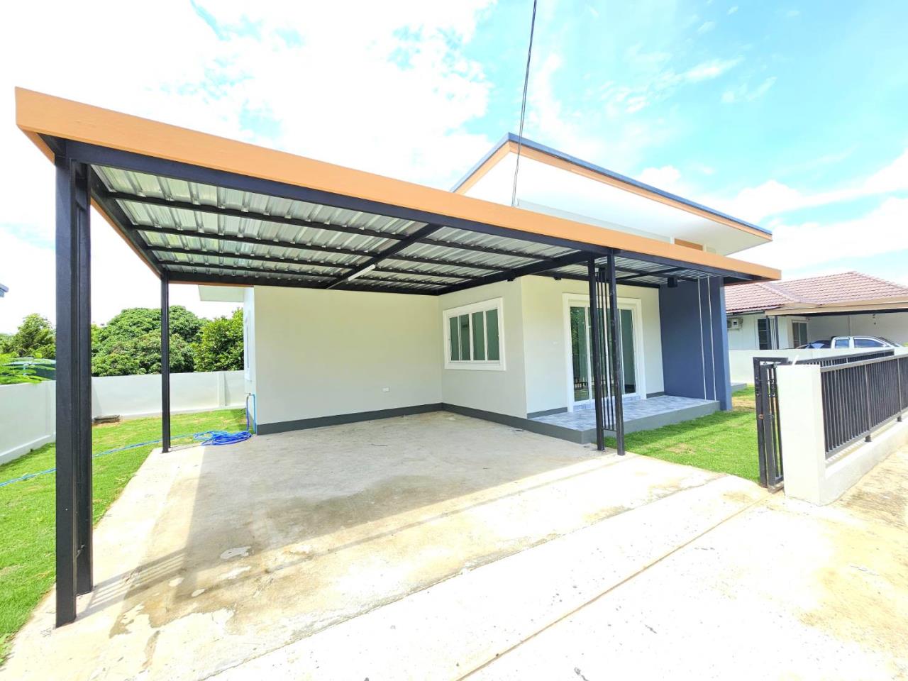 House for sale in Saraphi area