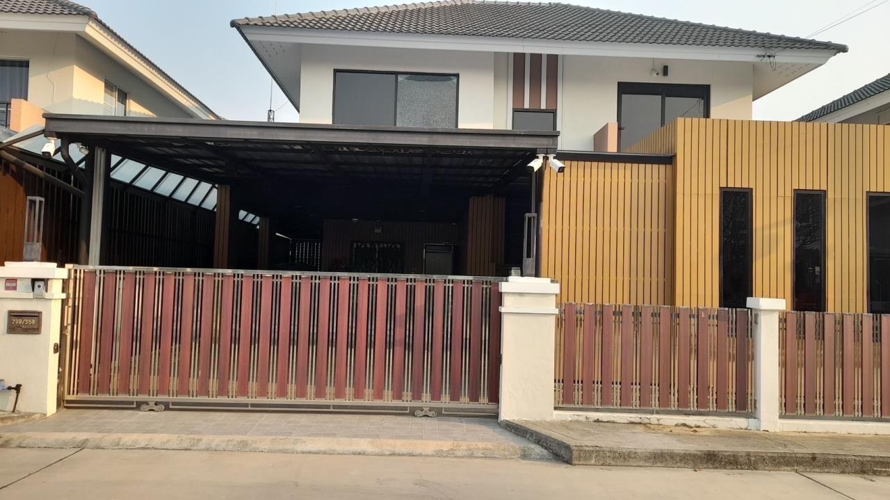 2 storey house for sale, golden location, Hang Dong zone