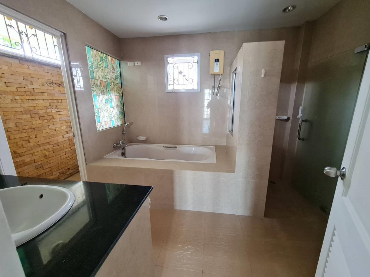 House for sale in Hang Dong area