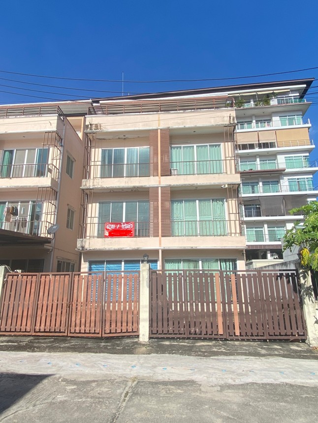 ✨4-story commercial building for rent, Chang Phueak zone.