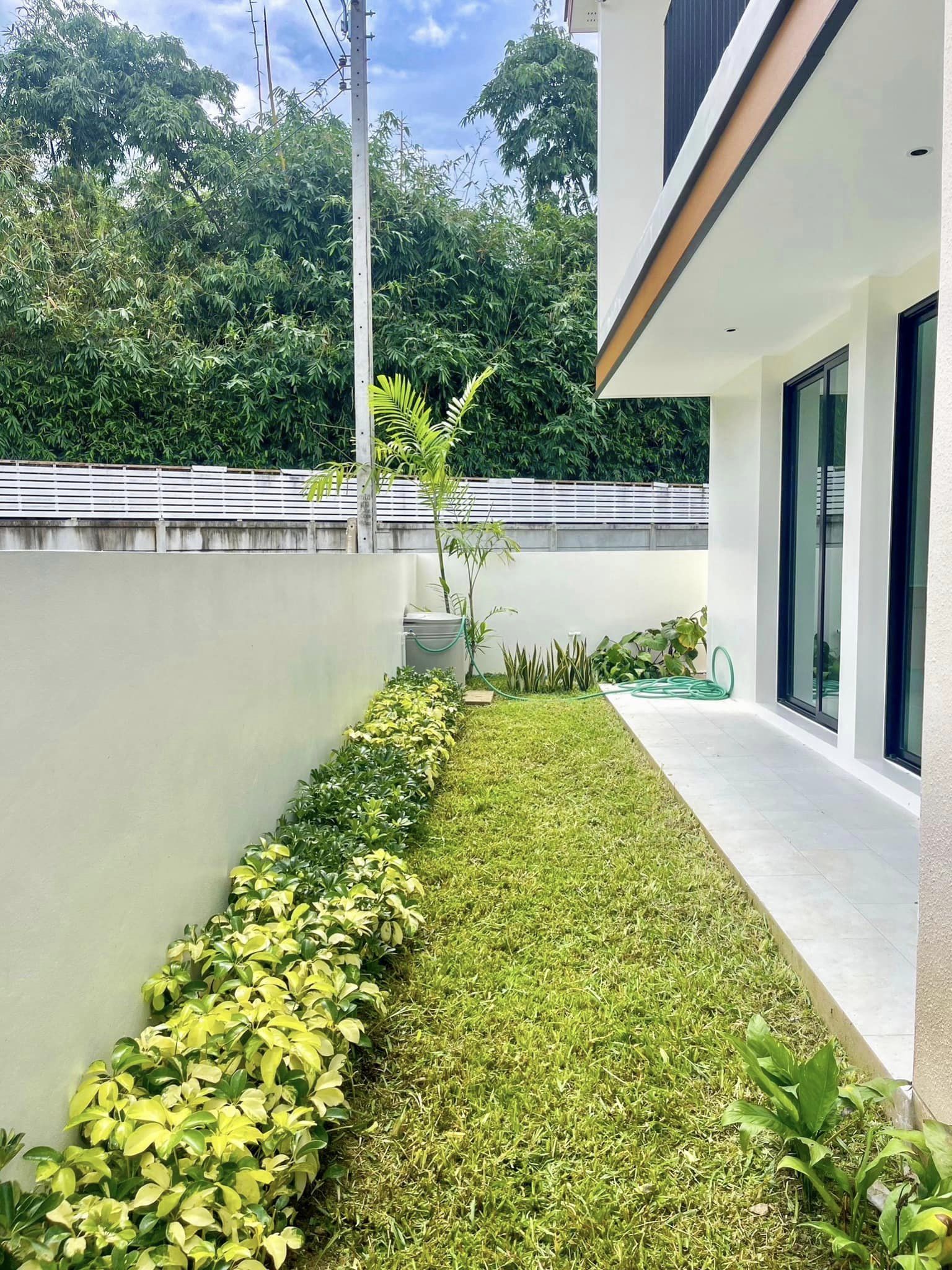 Newly built house for sale in the heart of the city. 📢