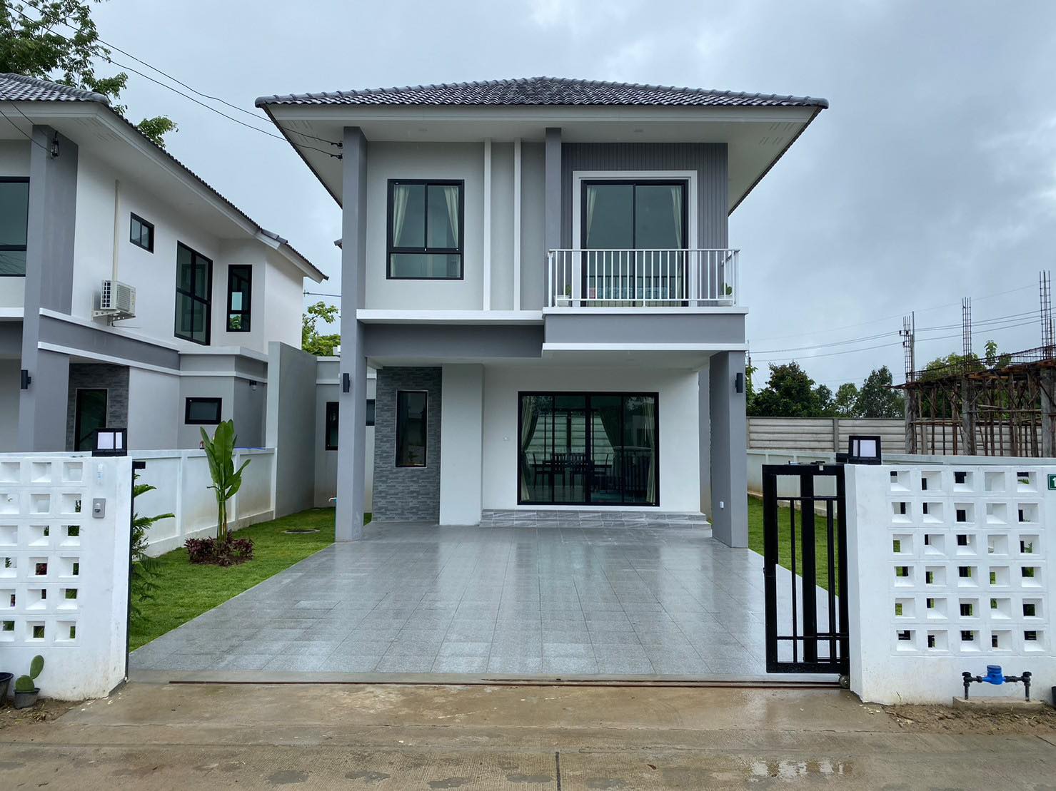 Semi-detached house for rent Newly built house