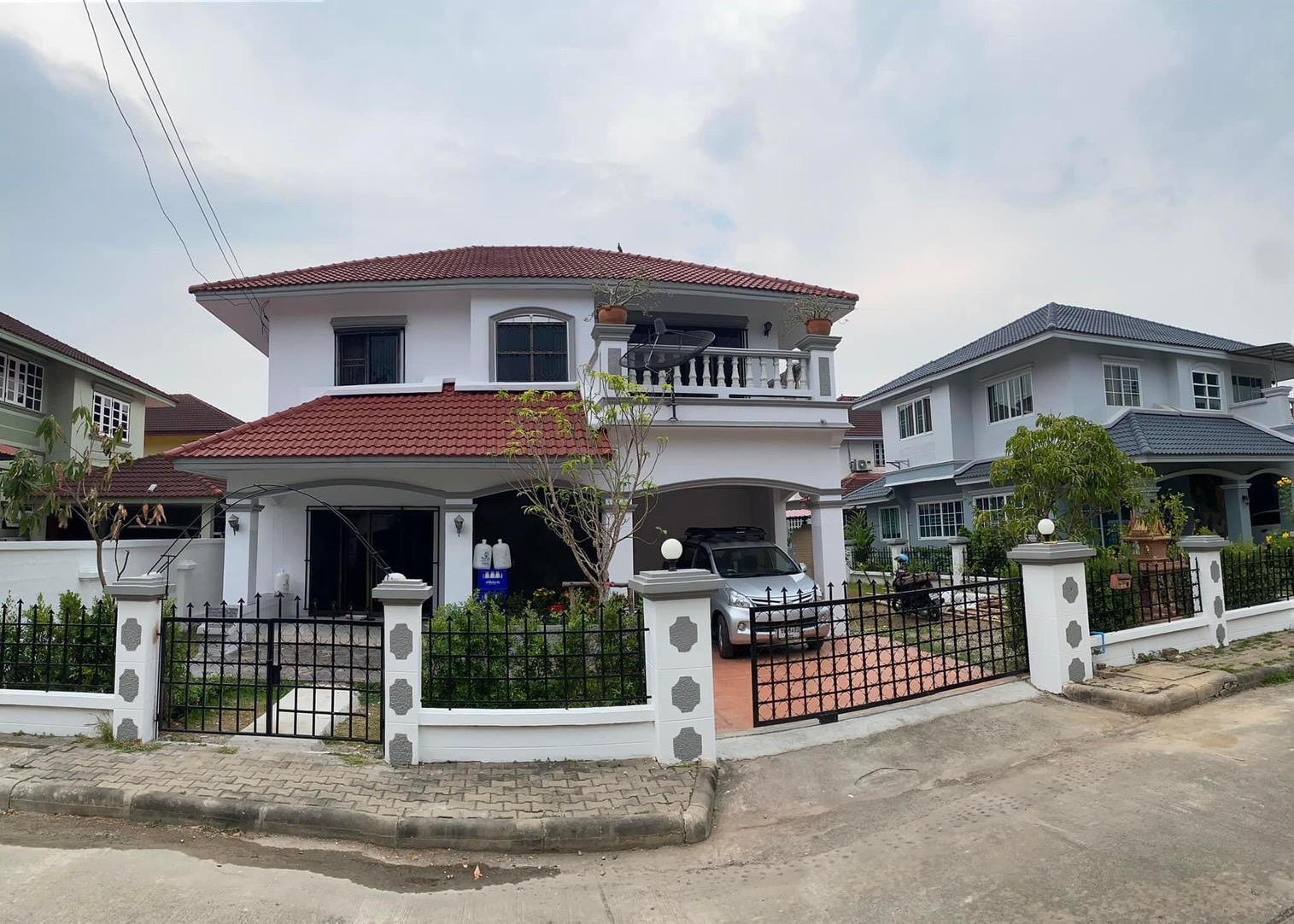 📢2-story house for sale, Saraphi