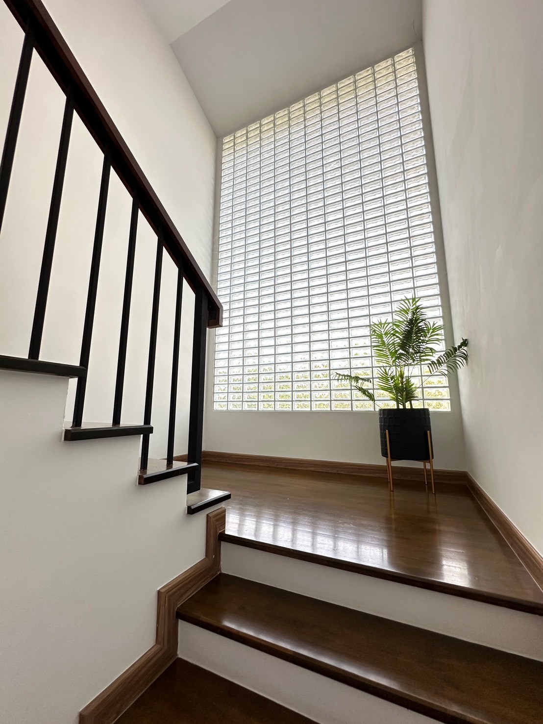  Modern Pool villa with furniture, Wang Tan Village.