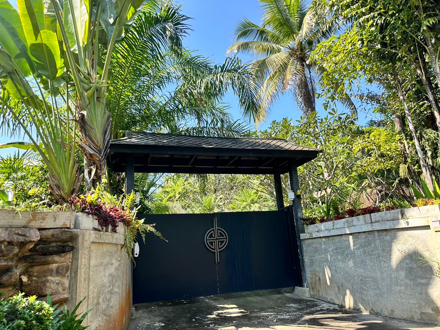 Luxury garden compound in Northern Mae Rim