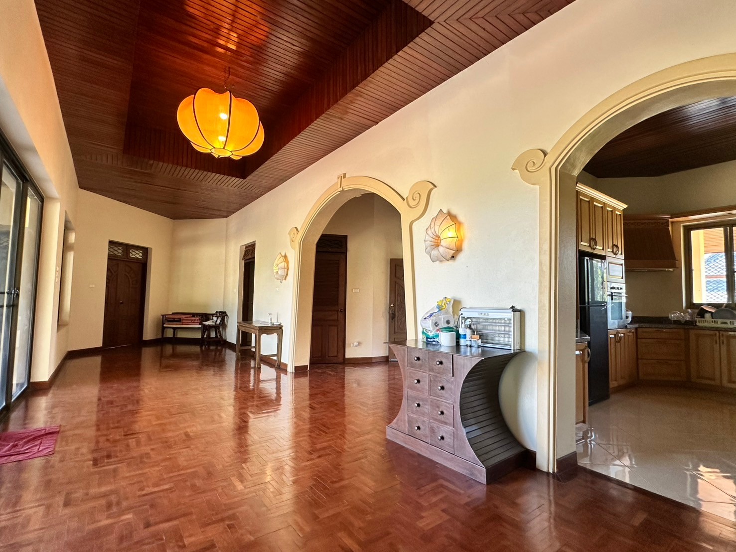 House for sale with big garden in Doisaket