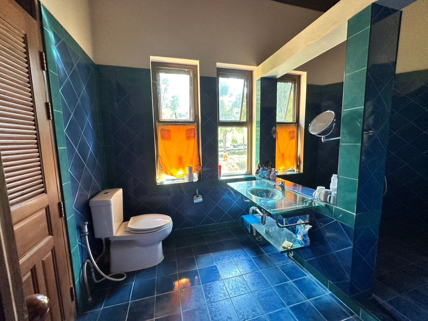 House for sale with big garden in Doisaket