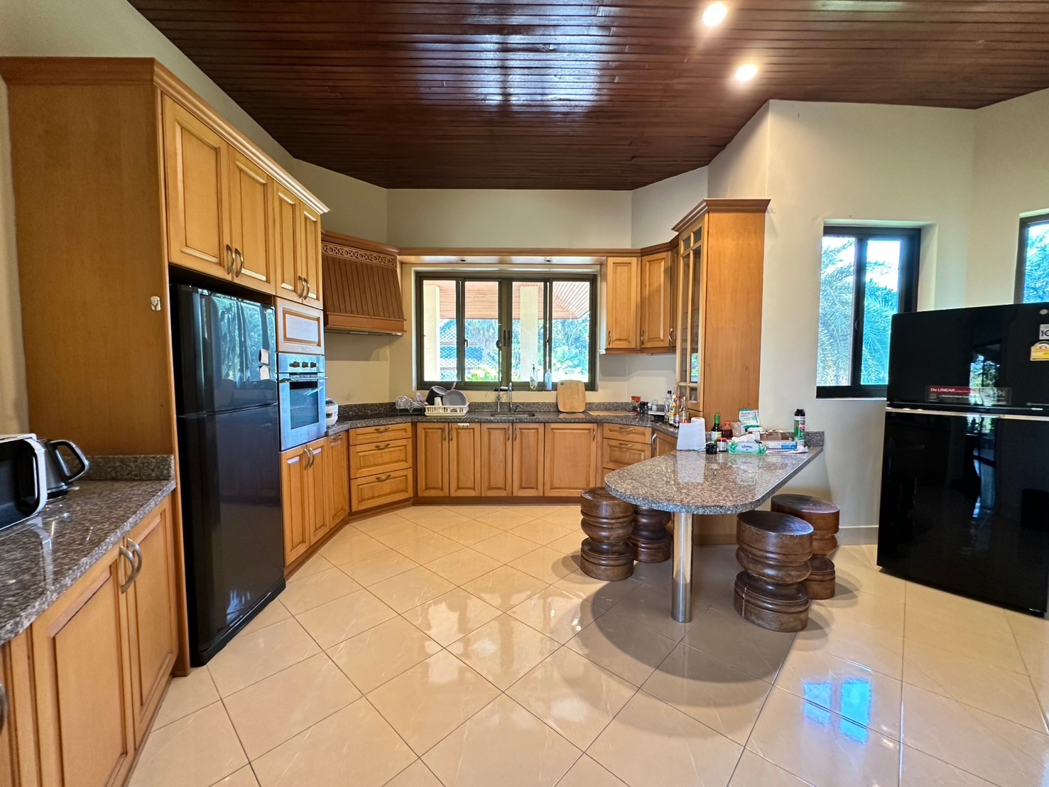 House for sale with big garden in Doisaket