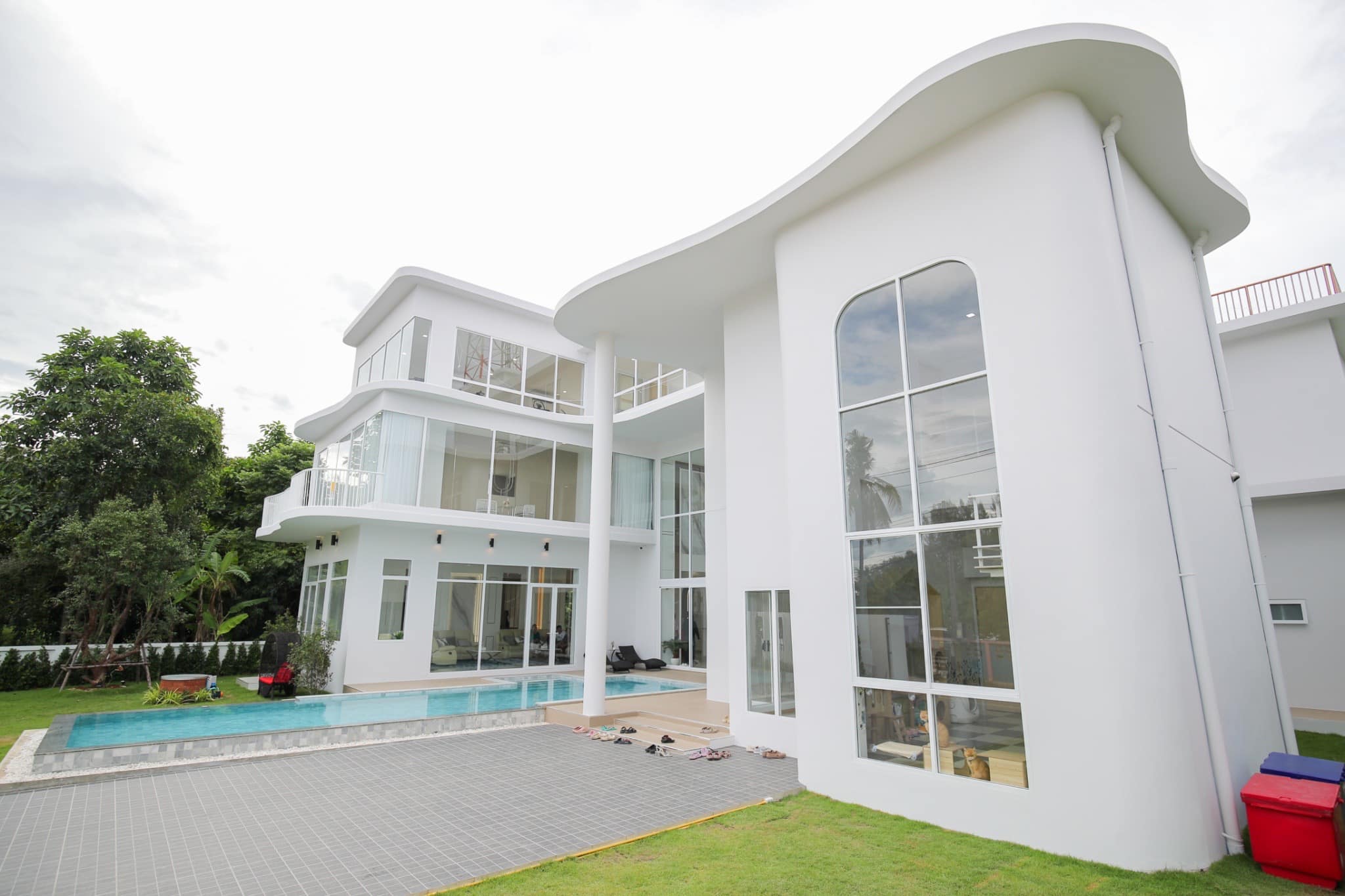 For sale New 3-storey pool villa Saraphi District 