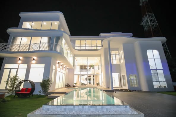 For sale New 3-storey pool villa Saraphi District 