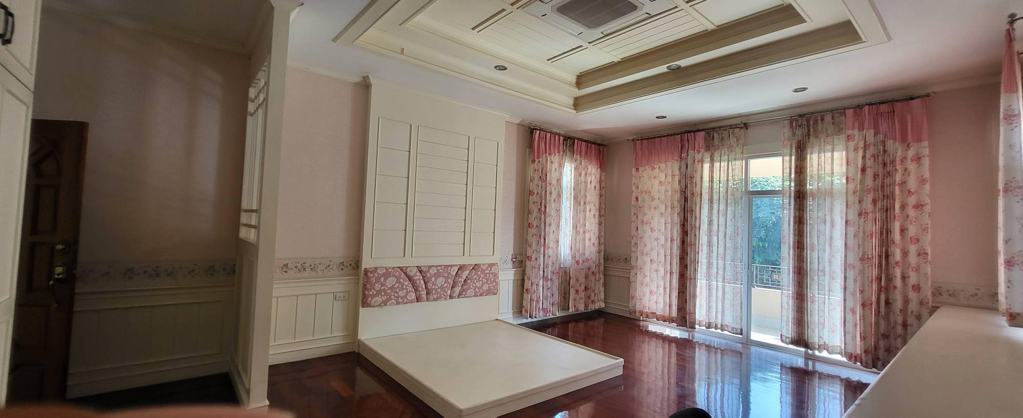  sale house zone  Doi Saket
