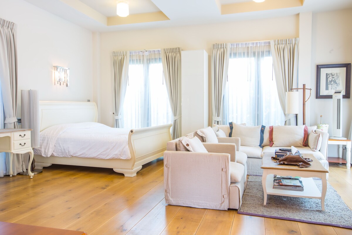 Private tropical style pool villa in the World Club Land project, Doi Kham view.